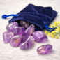 Preview: Amethyst Trommelsteine für Edelsteinwasser mit Samtbeutel Verpackung