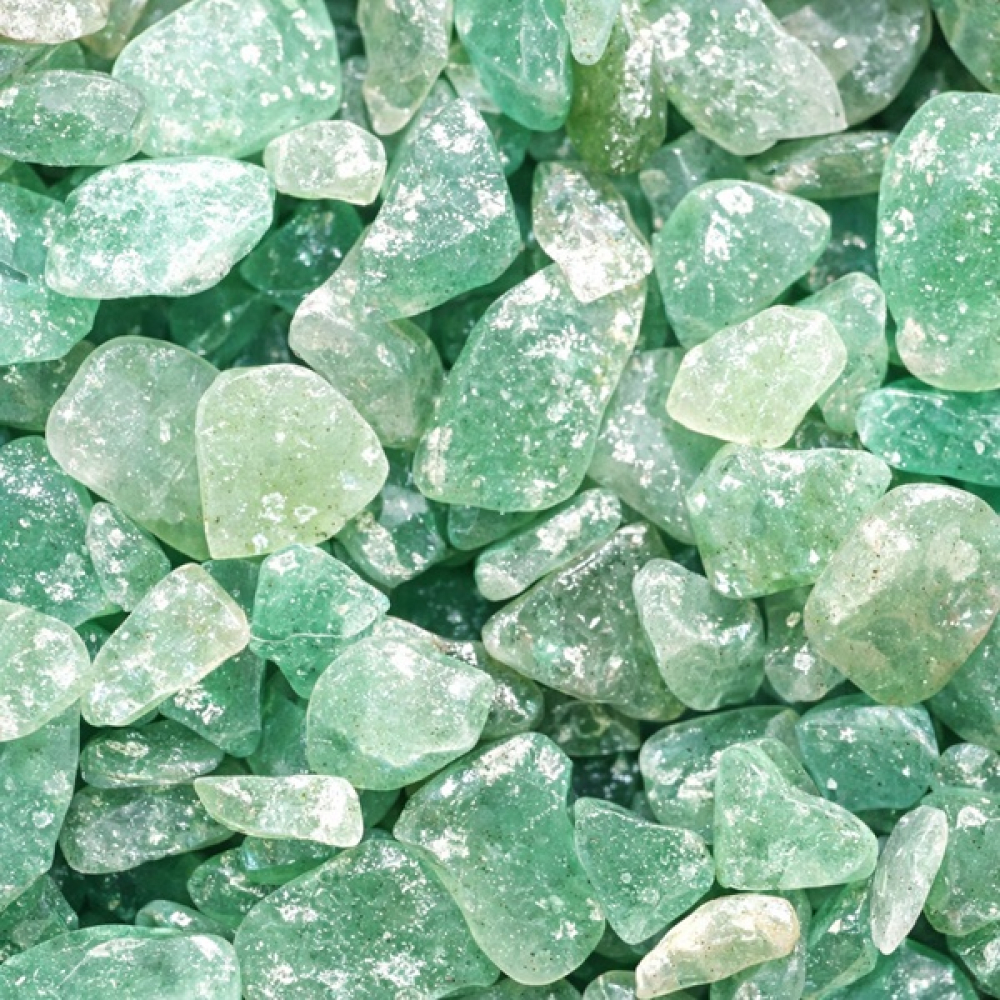 Grüner Aventurin Micro in Nahaufnahme – kleine Edelsteine für Edelsteinstaebe