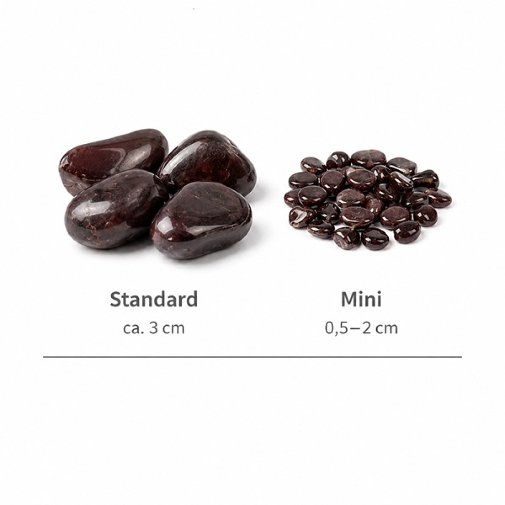 Größenvergleich Granat Trommelsteine in Standard und Mini auf weißem Hintergrund